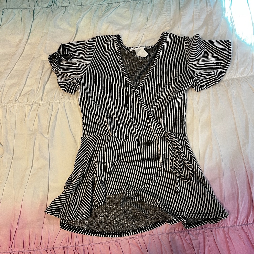 Short sleeve blouse, size small
